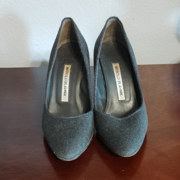 Manolo Blahnik Block Heel Ladies Shoes - Picture 16 of 16